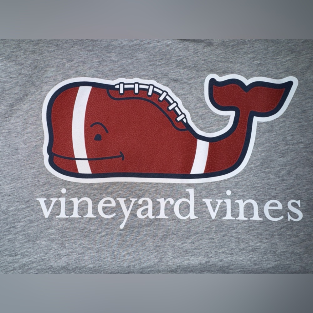 Vineyard vines, men’s size large never worn football edition